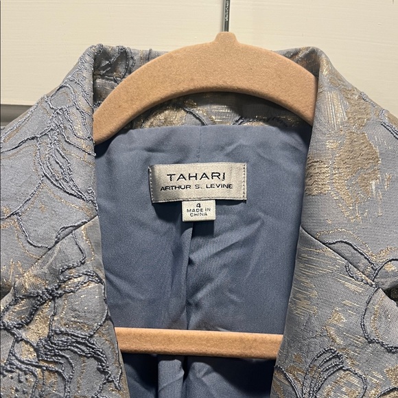 Tahari Blue and Gold Floral Blazer - Picture 2 of 8